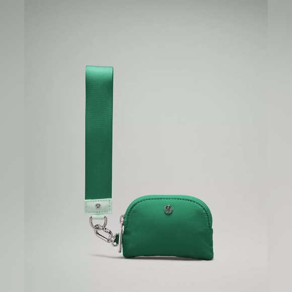 Dual Pouch Wristlet Emerald Ice/Mint Moment Lululemon - Picture 4 of 4